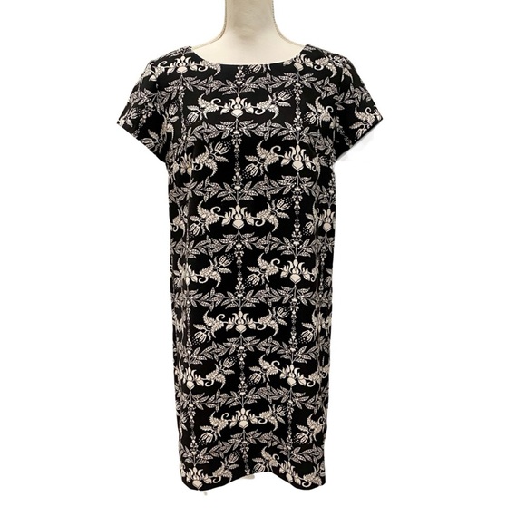 Philosophy Short Sleeve Shift Dress | Black & White Floral (M) - Picture 5 of 11